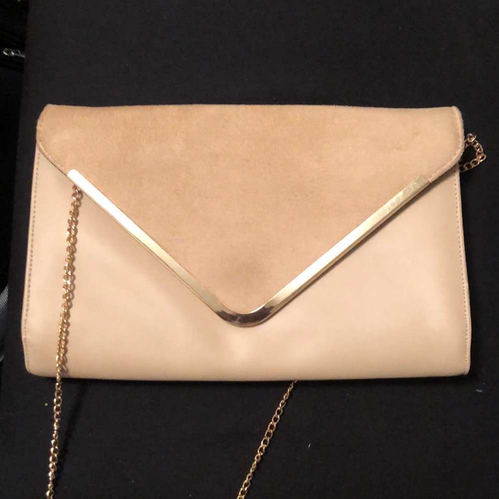 Tan crossbody purse with gold chain